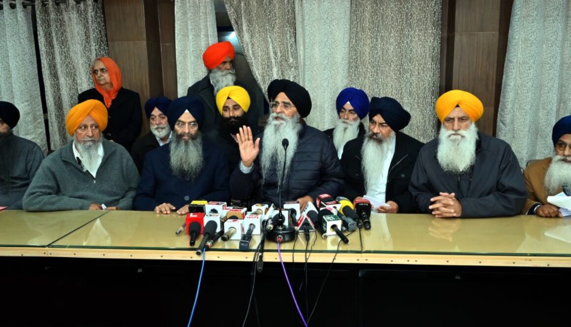 ਸ਼੍ਰੋਮਣੀ ਕਮੇਟੀ ਦੇ ਵਿਸ਼ੇਸ਼ ਇਜਲਾਸ ਵਿਚ ਸਰਬਸੰਮਤੀ ਨਾਲ ਸੁਲਤਾਪੁਰ ਲੋਧੀ ਗੁਰਦੁਆਰੇ ’ਤੇ ਪੁਲਿਸ ਹਮਲੇ ਦੇ ਮਾਮਲੇ ’ਚ ਪੰਜਾਬ ਸਰਕਾਰ ਦੀ ਕਾਰਵਾਈ ਵਿਰੁੱਧ ਮਤਾ ਪਾਸ