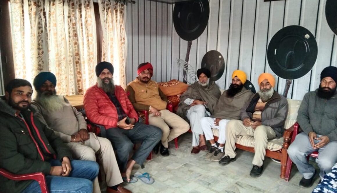 ਸੰਗਰੂਰ ਪਹੁੰਚਣ ਤੋਂ ਰੋਕਣ ਲਈ ਪੁਲਿਸ ਨੇ ਨਰਿੰਦਰ ਸਿੰਘ ਕਾਲਾਬੂਲਾ ਨੂੰ ਹਾਊਸ ਰੈਸਟ ਕੀਤਾ।