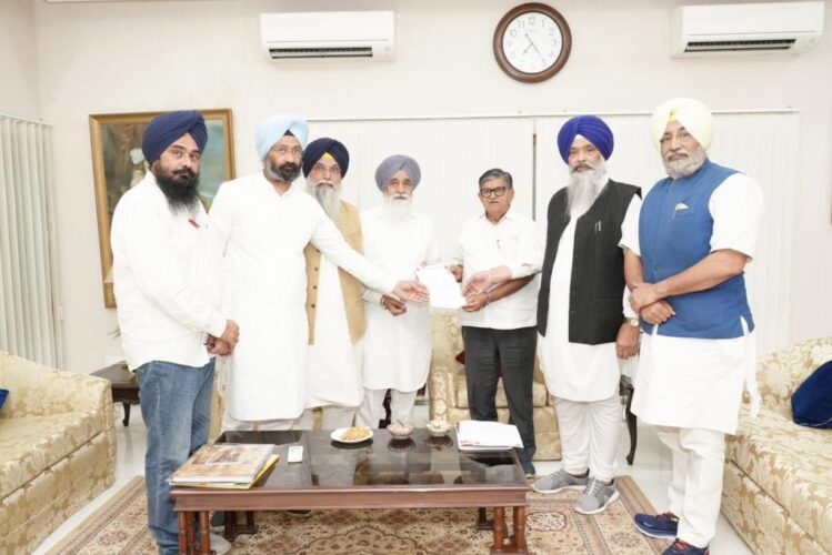 Sukhbir’s Faction Urged to Stop Using Sri Akal Takht Sahib for Political Gains.ਆਪਣੇ ਸਿਆਸੀ ਮੁਫ਼ਾਦ ਲਈ ਸ੍ਰੀ ਅਕਾਲ ਤਖ਼ਤ ਸਾਹਿਬ ਨੂੰ ਵਰਤਣਾ ਬੰਦ ਕਰੇ ਸੁਖਬੀਰ ਧੜਾ