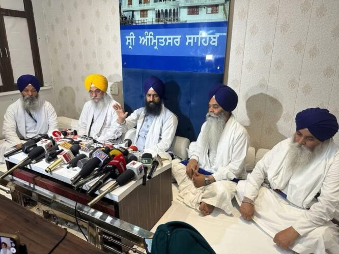 New Jathedar Formally Inducted; Key Resolutions Passed in Meeting Led by Acting Jathedar Kuldeep Singh Gharghaj