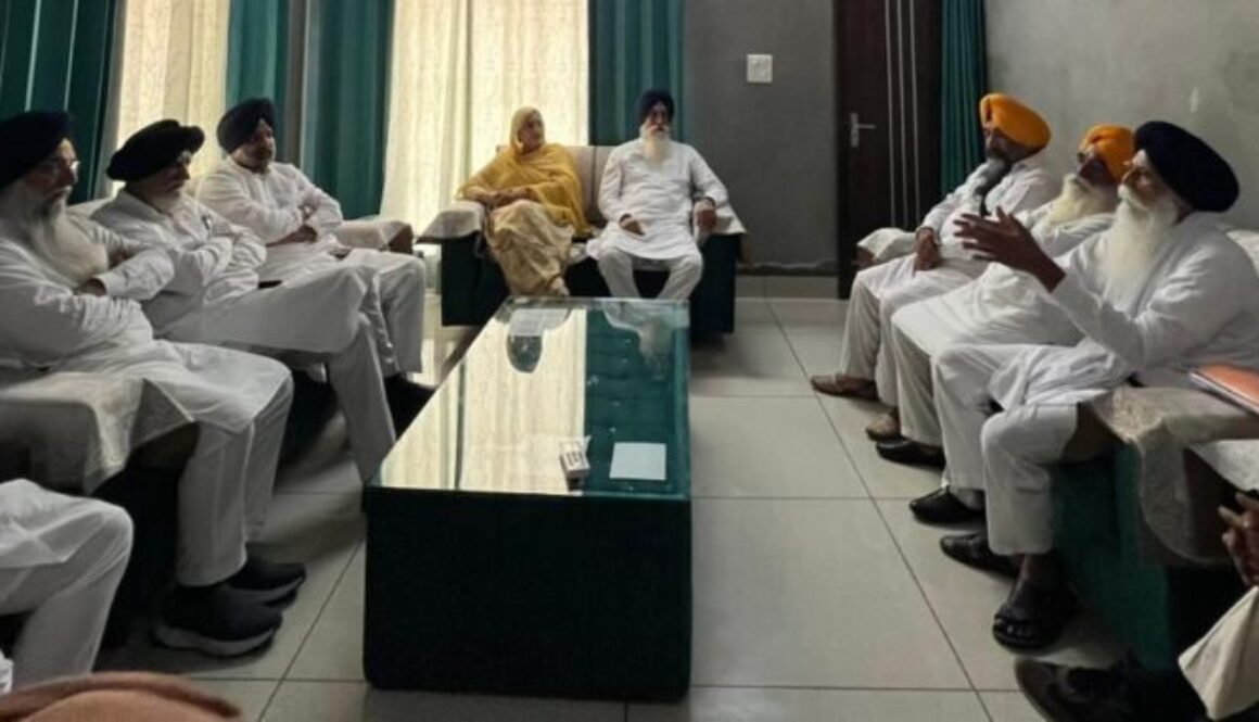 Meeting held between Akali Dal, Waris Punjab, and Recruitment Committee; joint Panthic platform likely.