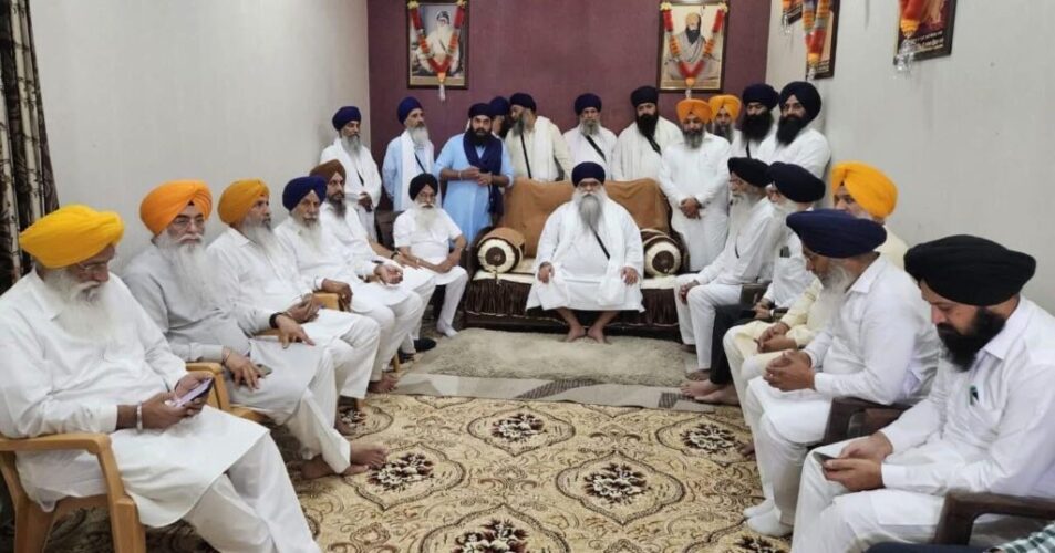 SGPC Delegation Led by Advocate Dhami Meets Baba Harnam Singh