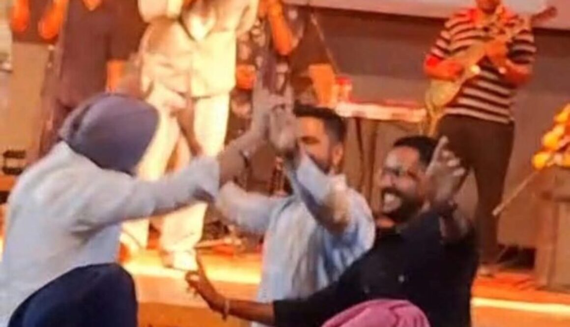 Singer Bir Singh Apologizes Over Shaheedi Centenary Controversy, To Appear Before Akal Takht Sahib Today