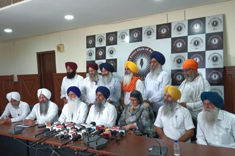 Akali Dal Waris Punjab Demands Suspension of SP Harpal Singh Over Misbehavior with Families