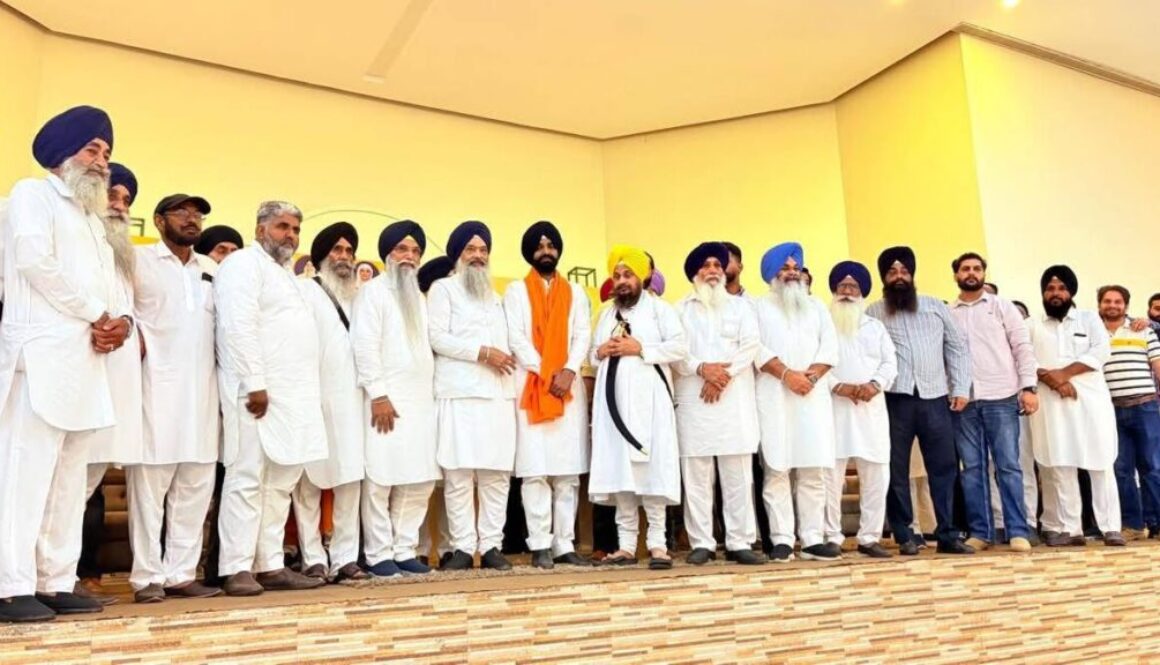Setback for AAP in Nawan Shahr: Amit Kumar Sethi joins Akali Dal with hundreds, led by party chief Giani Harpreet Singh.