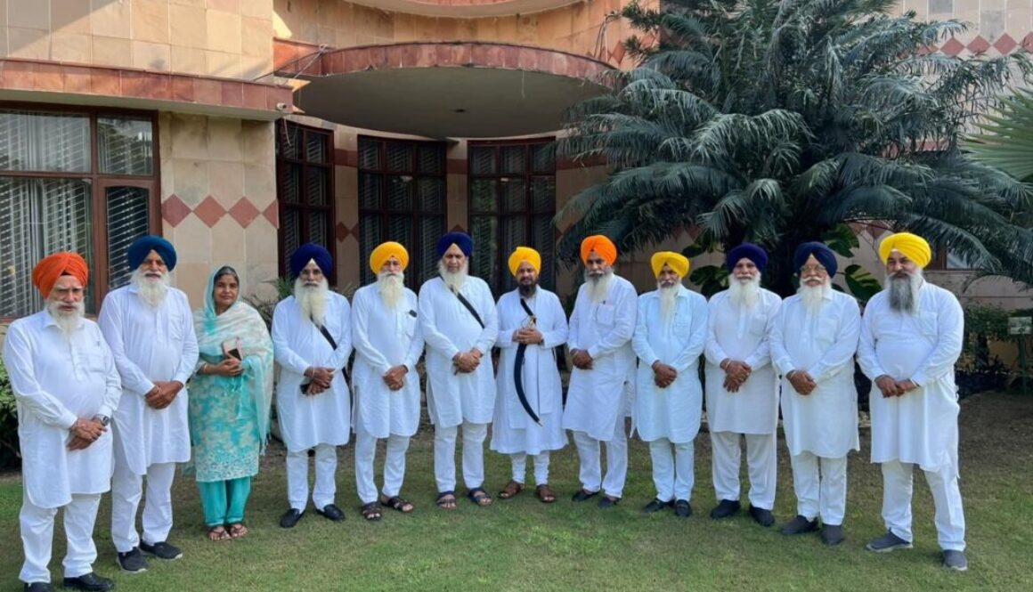 Jathedar Giani Harpreet Singh Meets SGPC Members, Urges Mobilization of Maximum Resources for Flood-Hit Areas