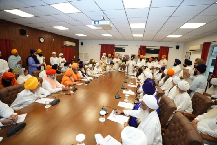 CM Bhagwant Mann held a meeting with saints and spiritual leaders to discuss details of the 350th martyrdom anniversary events of Sri Guru Tegh Bahadur Ji