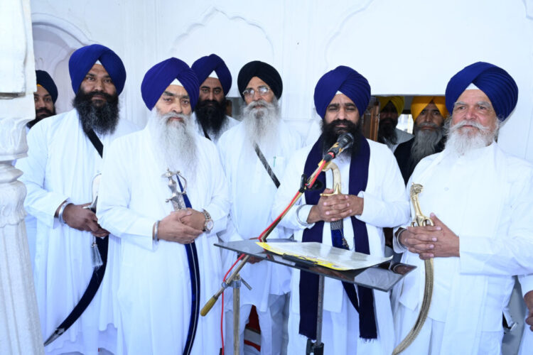 Bandi Chhor Diwas: Lakhs of Sangat Pay Obeisance at Sri Harmandir Sahib, Jathedar Giani Kuldeep Singh’s Panthic Message