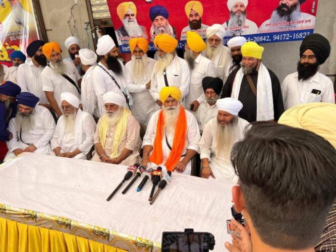 Panthak Akali Lehar honors and provides financial assistance to Granthi Singhs from over 50 flood-affected villages.