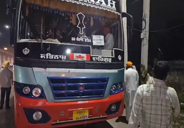Major accident near Amritsar: Passengers sitting on the roof of a bus hit a BRTS structure; 3 youths killed and 5 injured.
