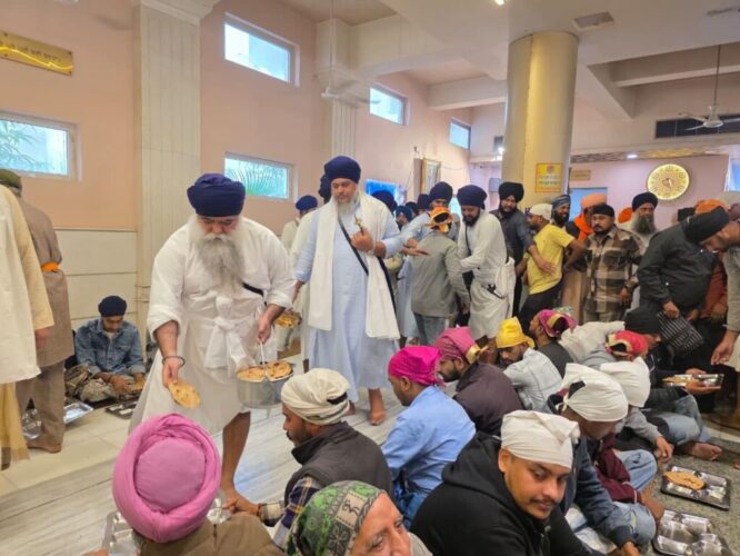 Guru Tegh Bahadur Ji 350th Shaheedi: Damdami Taksal Starts Grand Guru Ka Langar at Gurdwara Sis Ganj Sahib – Continuous Langar 21-25 Nov, Rakab Ganj Sahib on 26th