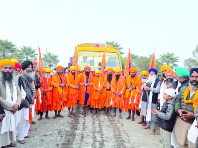 To receive the blessings of the Almighty, it is essential to stay connected to the Guru, says Singh Sahib Giani Jasvir Singh Rode.