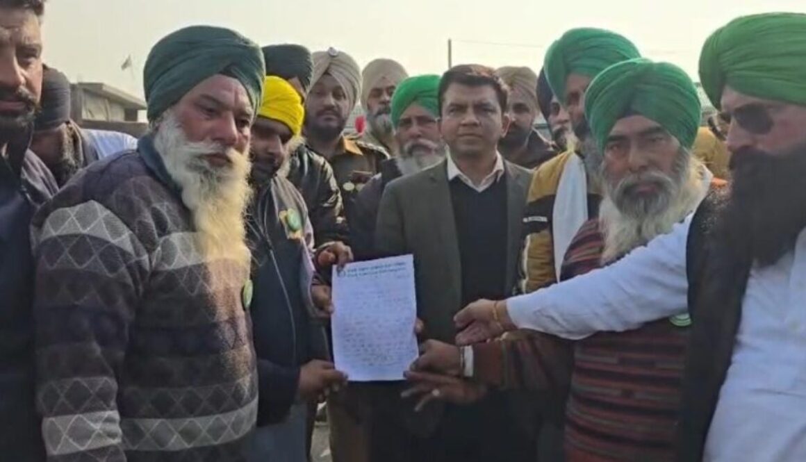 Police Stop Farmers Going to Meet CM During Ajnala Visit