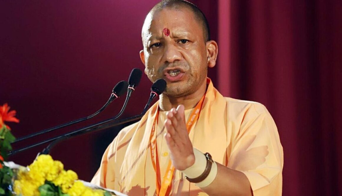 CM Yogi Adityanath Calls Delhi Air a 'Gas Chamber