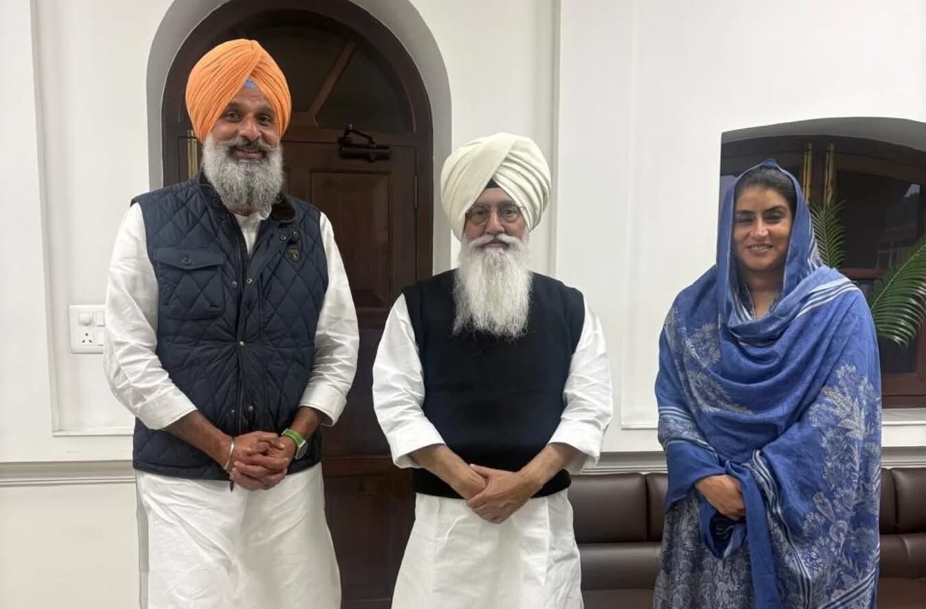 Bikram Singh Majithia & Ganieve Kaur Majithia Meet Dera Beas Head Gurinder Singh Dhillon