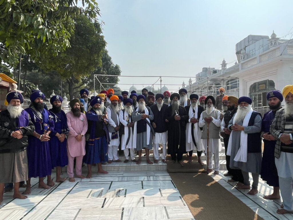 Langar Seva Performed at Sri Darbar Sahib by International Panthic Dal