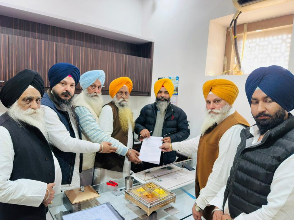 Delhi Committee Delegation Submits Memorandum to Akal Takht Jathedar