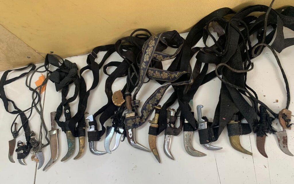 35 Kirpans and Gaatras Returned After Seizure at Mumbai Airport