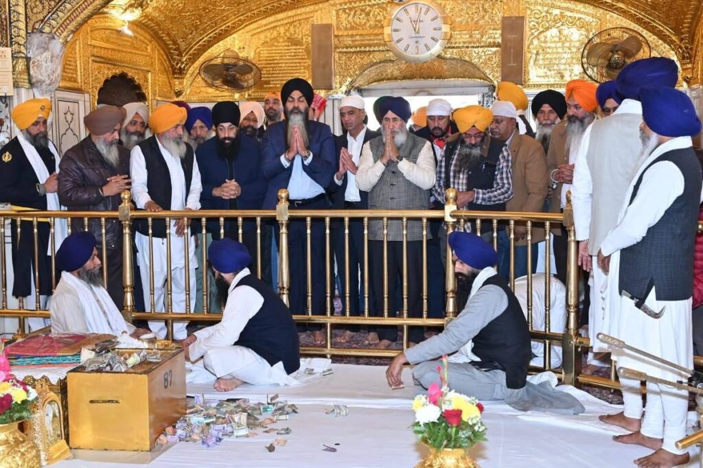 Three Canadian MPs Pay Obeisance at Sachkhand Sri Harmandir Sahib