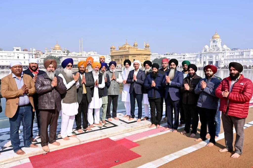 Three Canadian MPs Pay Obeisance at Sachkhand Sri Harmandir Sahib