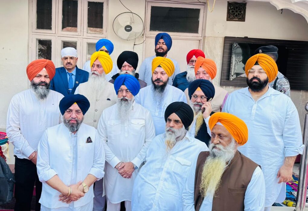 DSGMC Delegation Meets Jathedar Sri Akal Takht Sahib