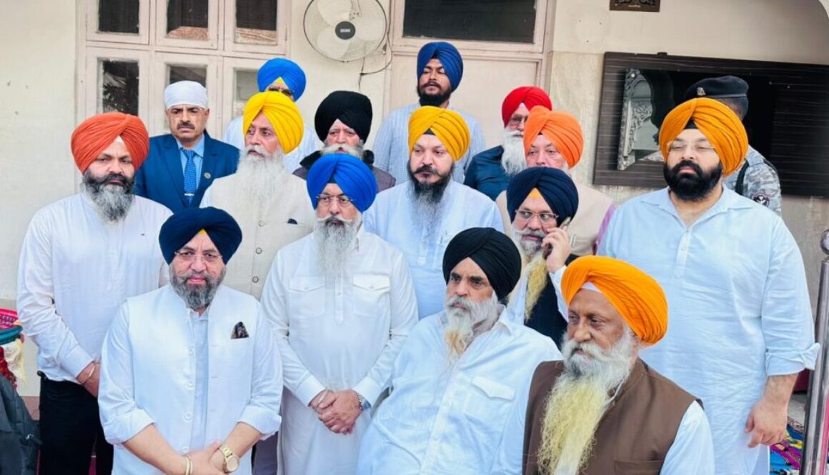 DSGMC Delegation Meets Jathedar Sri Akal Takht Sahib