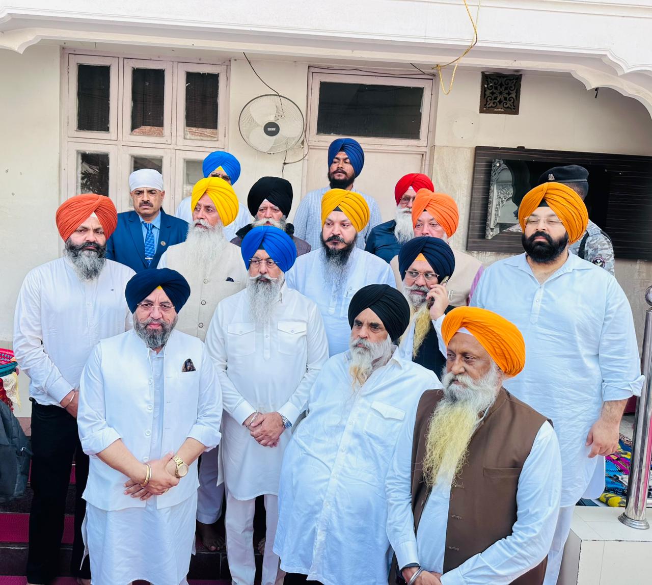 DSGMC Delegation Meets Jathedar Sri Akal Takht Sahib