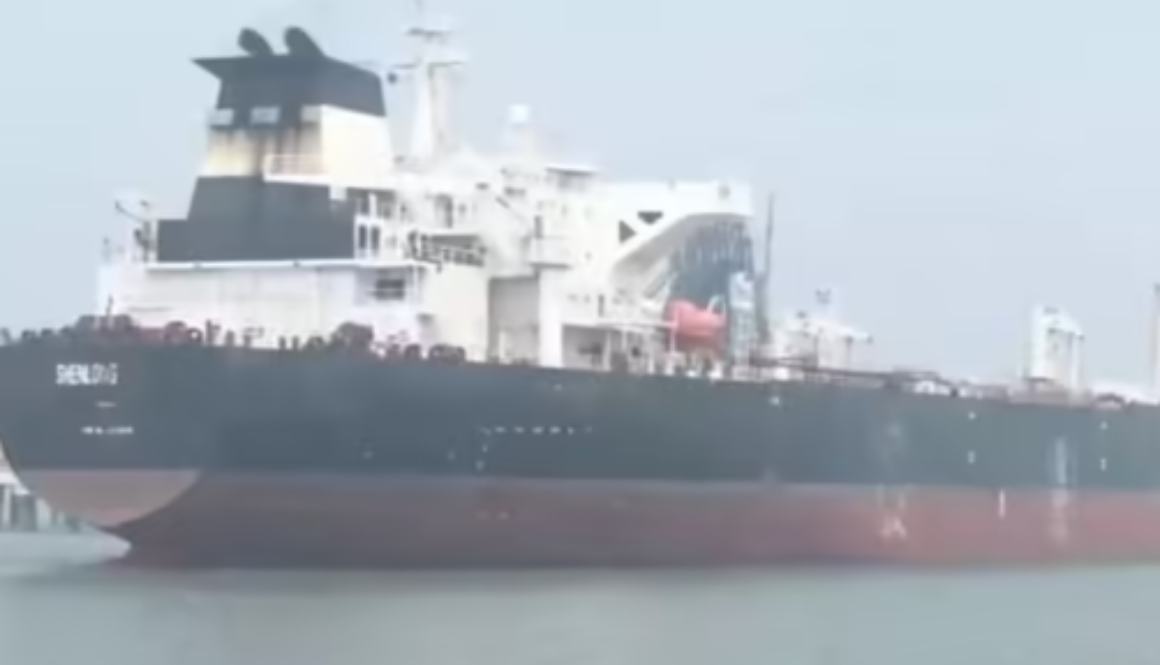 Hormuz crude cargo India oil shipment Mumbai