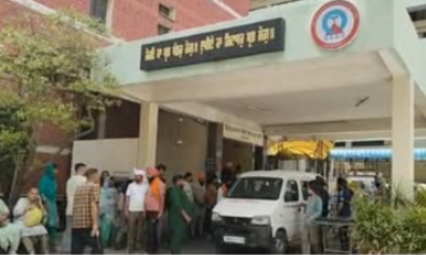 Langar hall plate collapse Amritsar