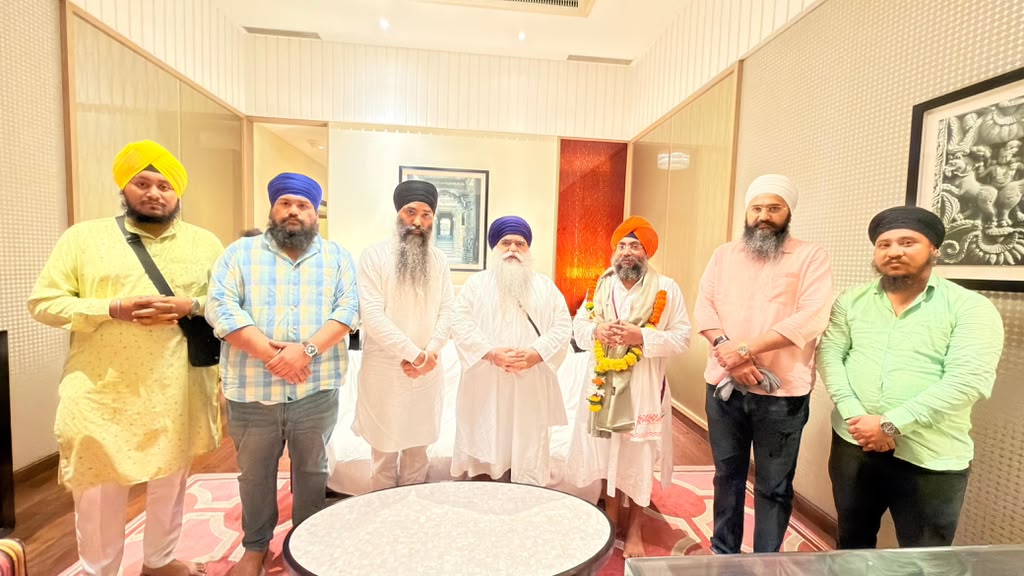 Hazur Sahib Sodh Bill meeting with Sikh representatives and Maharashtra government