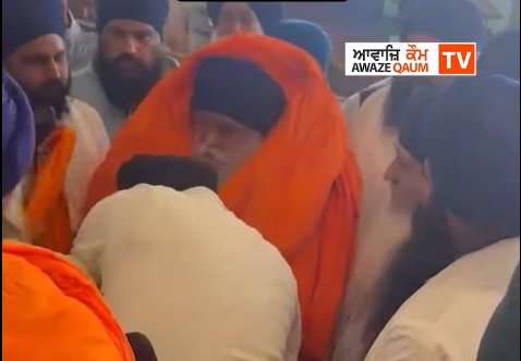 Welcome Given to Damdami Taksal Head Sant Giani Harnam Singh Khalsa at Birmingham Airport
