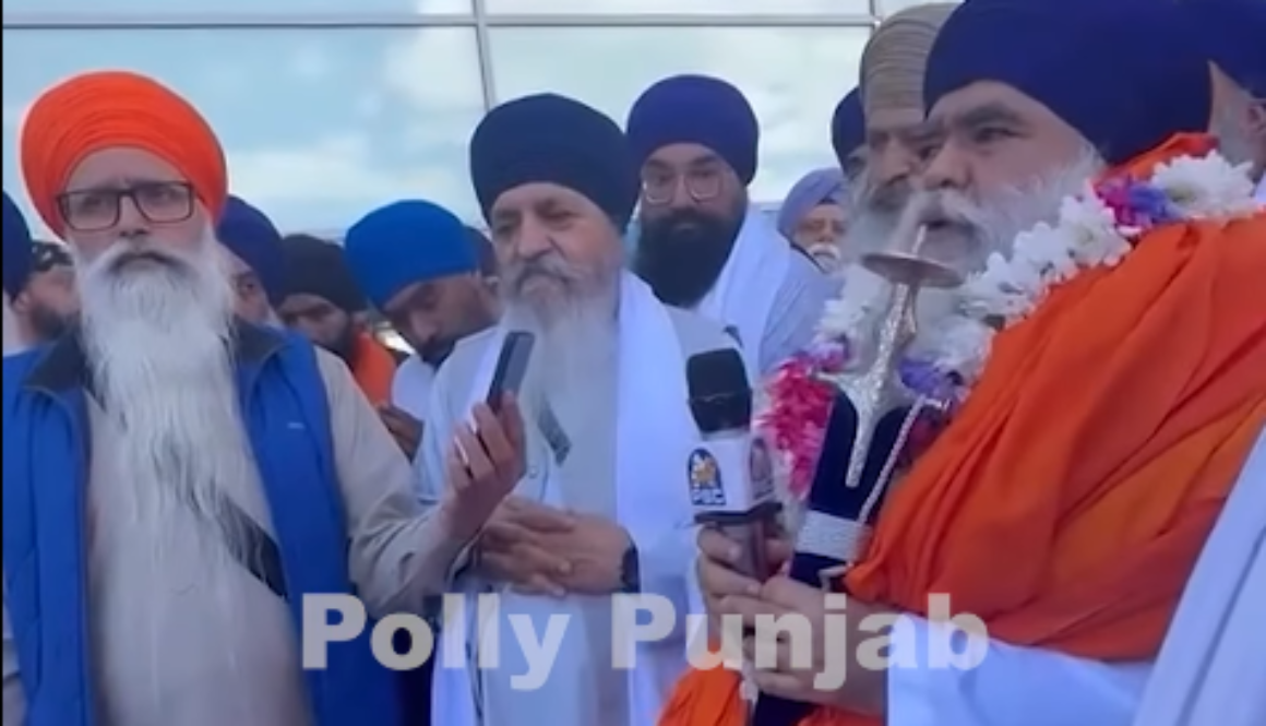 Welcome Given to Damdami Taksal Head Sant Giani Harnam Singh Khalsa at Birmingham Airport