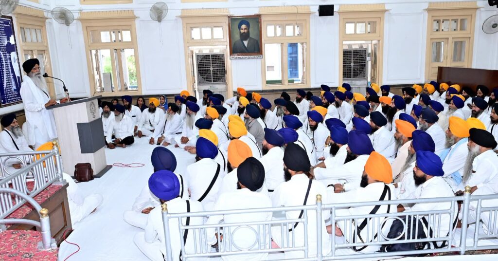 Advocate Dhami Holds Meeting with Dhadis and Kavishars 