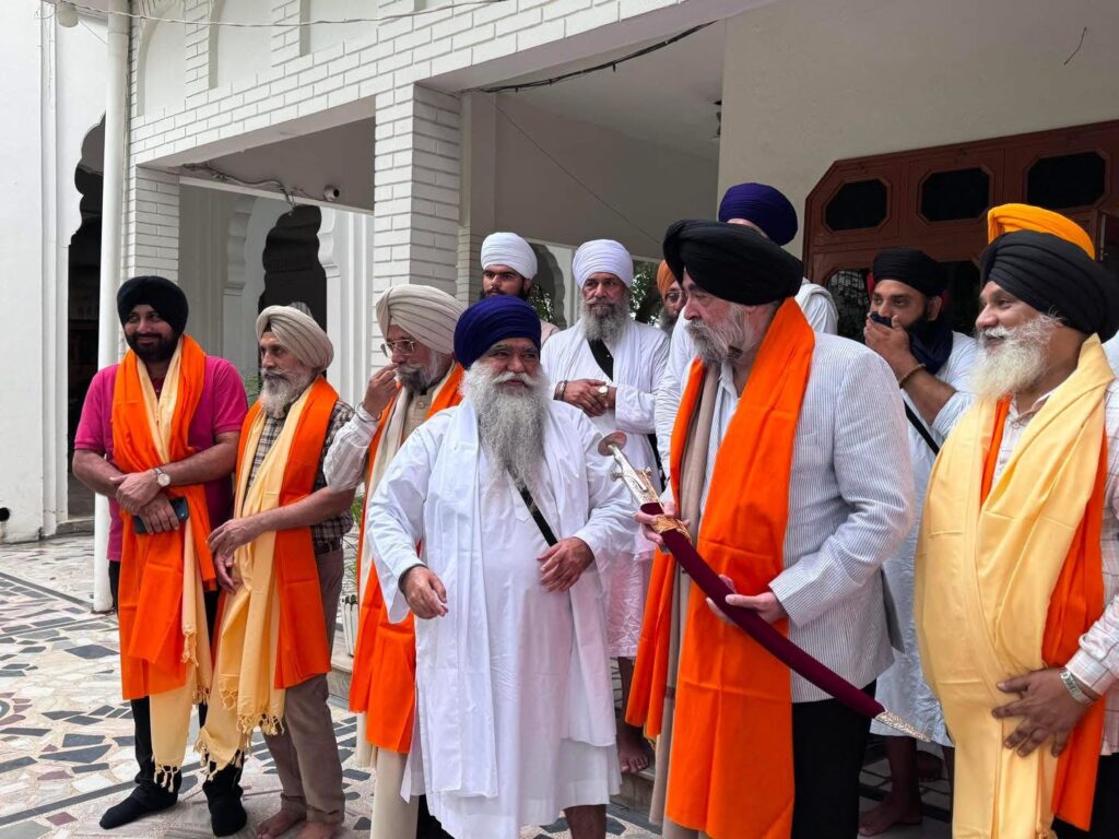 Advocate Jaspreet Singh honoured by Sant Giani Harnam Singh Khalsa at Damdami Taksal