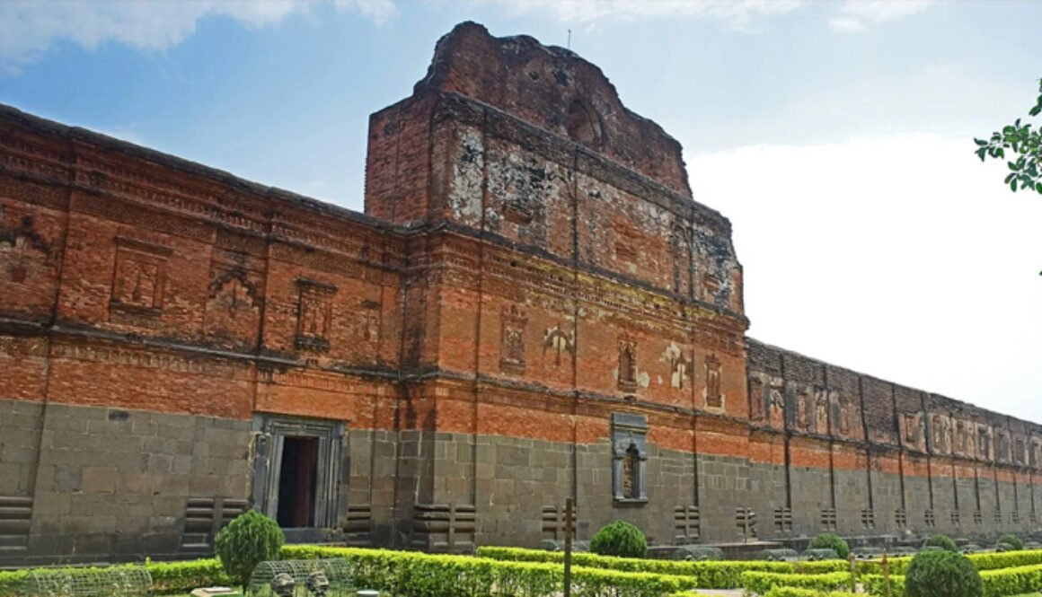adina masjid