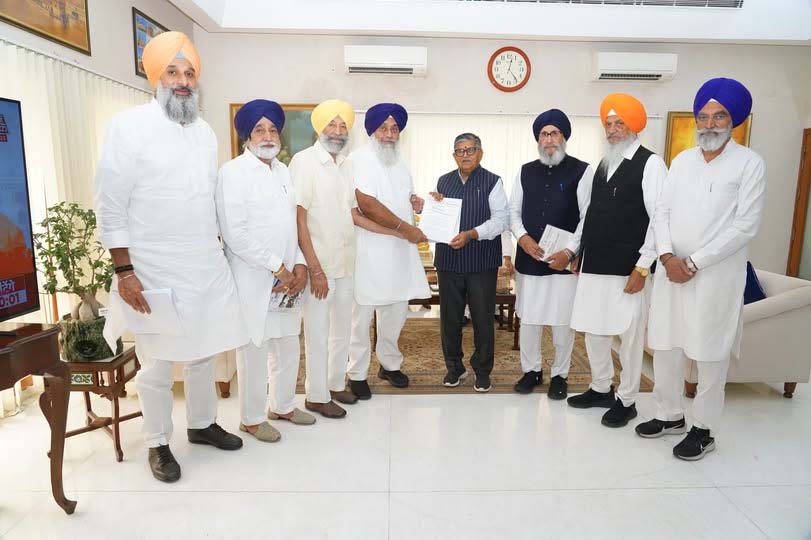 Akali delegation meets Governor, demands CBI probe into Barnala incident and paper leak case