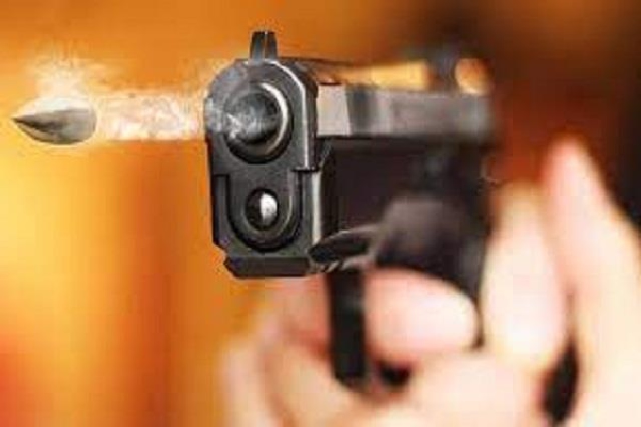 In Bihar, the EO of the Municipal Council was shot dead, causing a sensation in the area