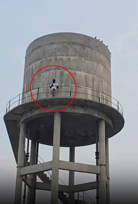 Girls who climbed on water tank in Barnala made serious allegations! Human Rights Commission takes notice
