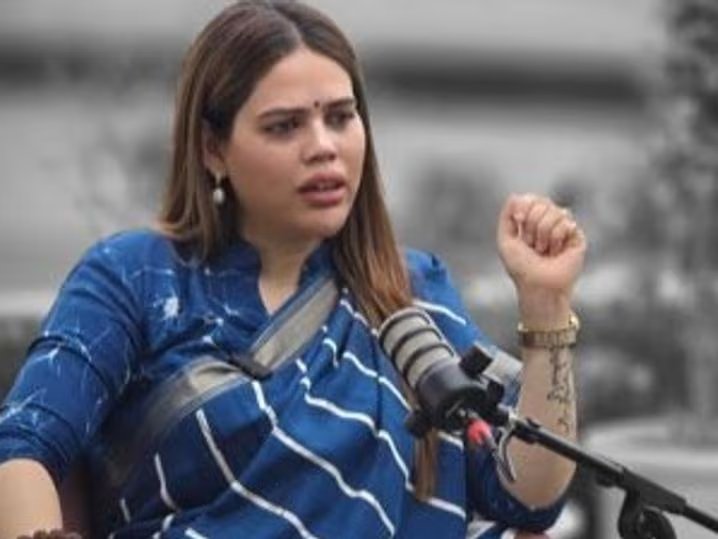 Lawyer Nazia Elahi Khan receives death threats, accused of making children urinate on posters