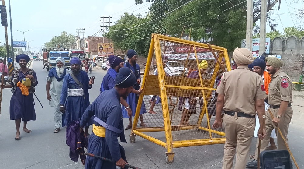 Nihang Singh organizations open protest, block highway in sacrilege case