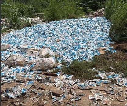Punjab: Thousands of Amul milk packets thrown in open field! There was a commotion in the entire village