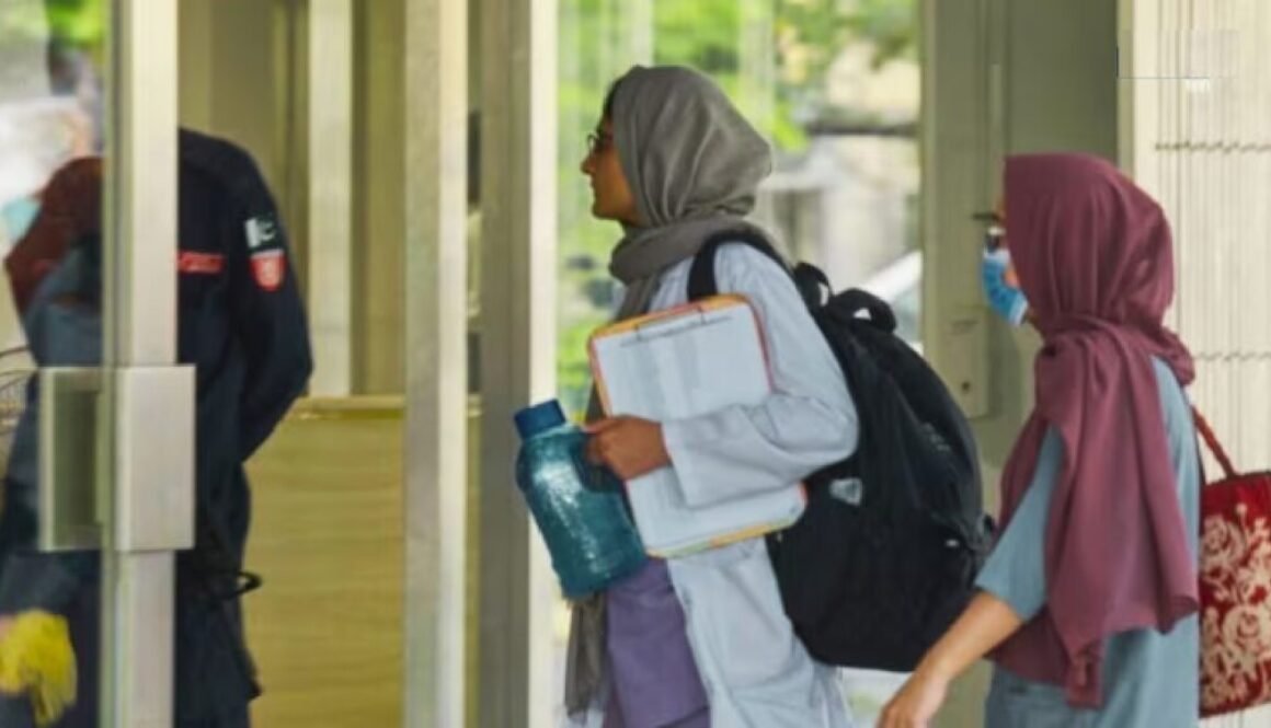 afghan student