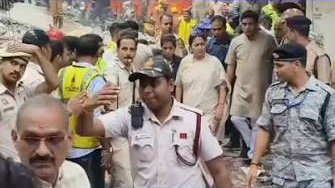 5-storey buildings to be sealed! CM Rekha Gupta takes action after the accident