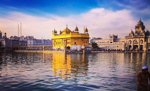Another incident of vandalism in Sri Darbar Sahib; Gutka Sahib’s limbs torn off during the Parikrama