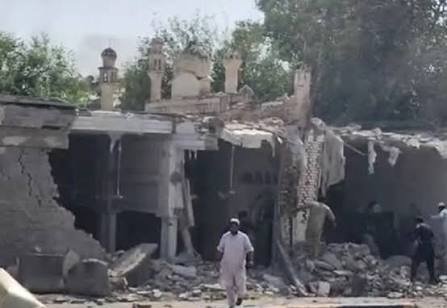 Major attack in Pakistan: Explosion in a Khyber Pakhtunkhwa mosque during prayers; 15 dead, many injured!